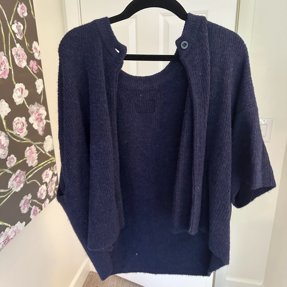 DAILY DRILLS Navy single button sweater | Size M/L